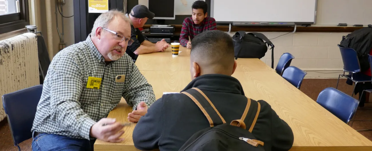 Union volunteer with student 